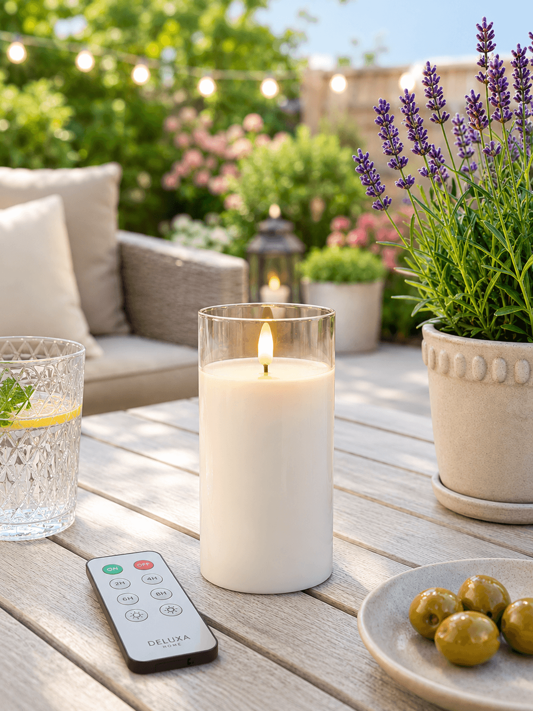 LED-Stumpenkerze Weiß im Glas mit Fernbedienung 75x125 mm