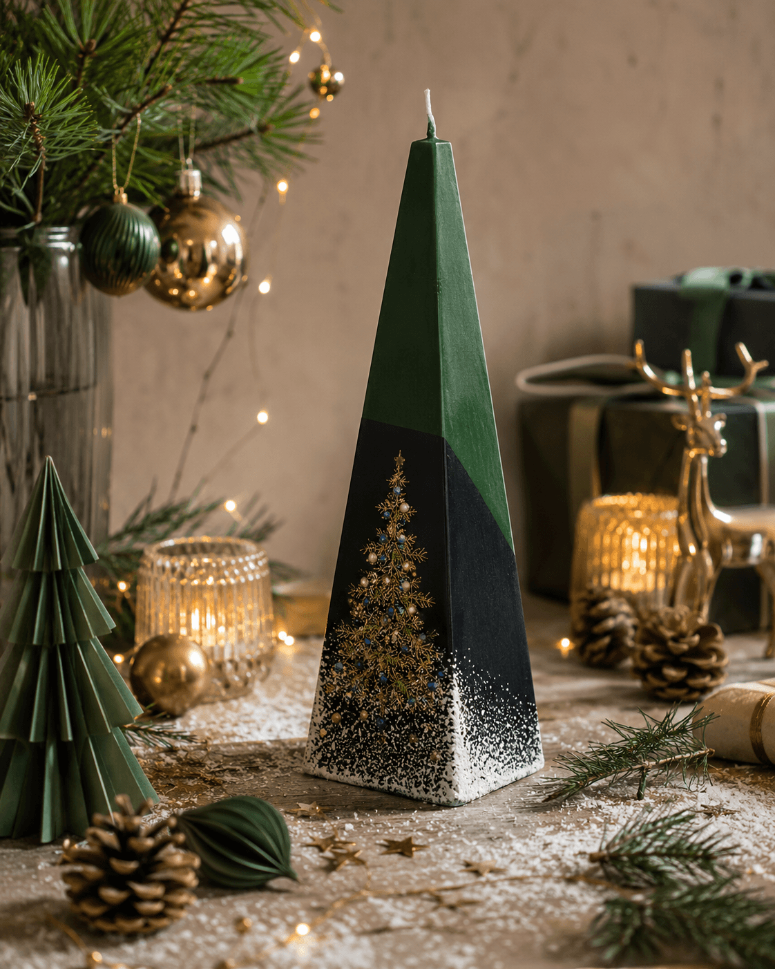Handgefertigte Pyramidenkerze groß Weihnachtsbaum grün 60x250